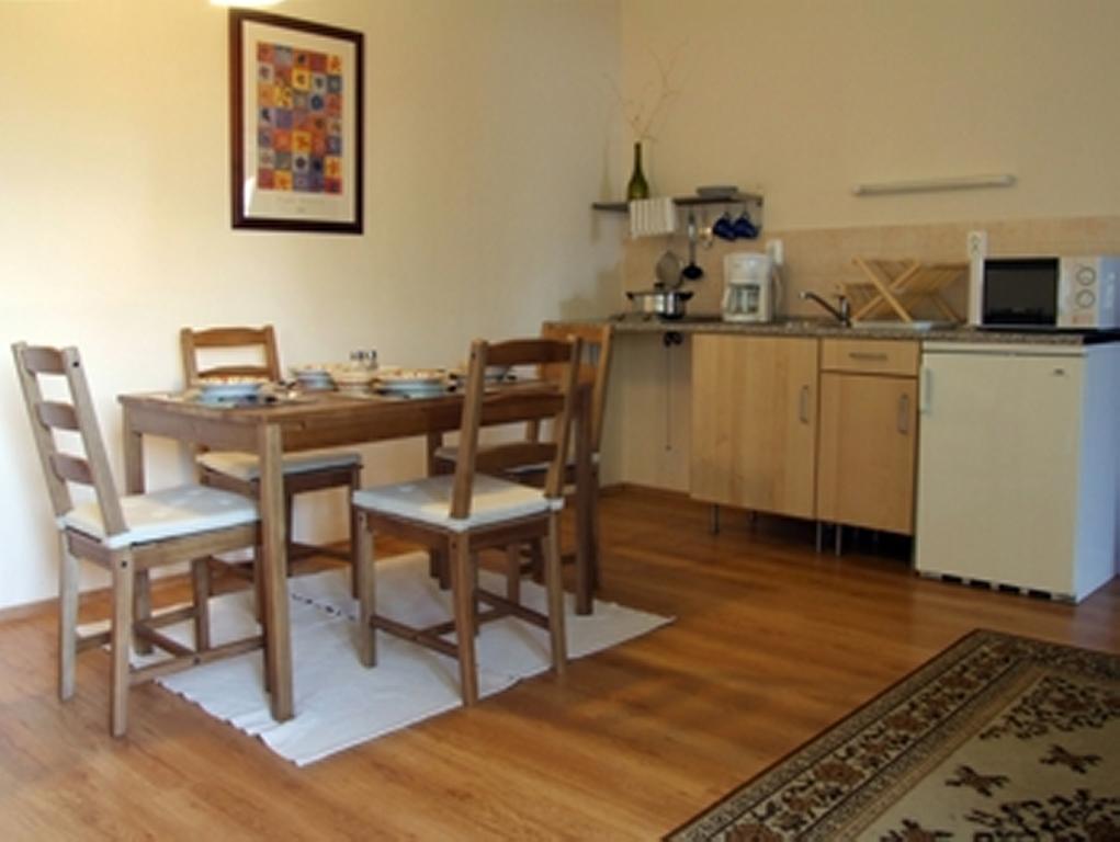 Ilona Apartmanhaz Komárom Chambre photo