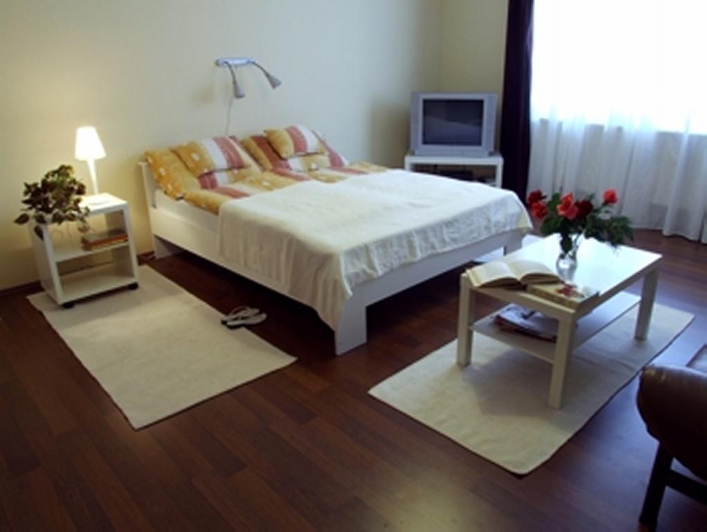 Ilona Apartmanhaz Komárom Chambre photo